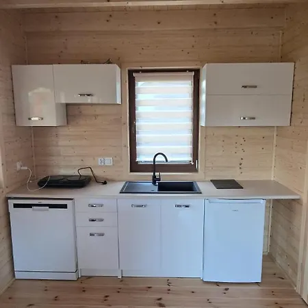 Caloroczny Nad Jeziorem Radunskim Feriehus *