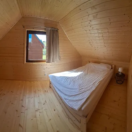 Feriehus Caloroczny Nad Jeziorem Radunskim *